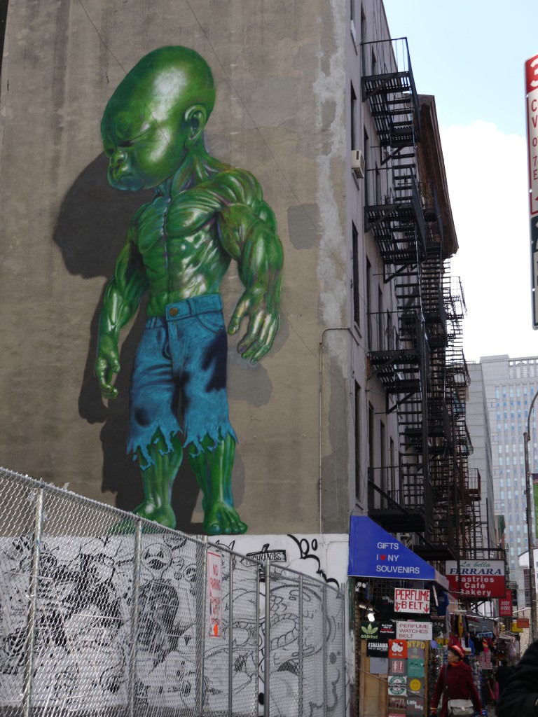 Peinture murale dans Little Italy - Bébé Hulk