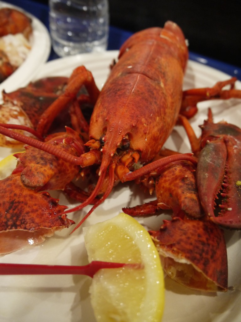 Chelsea market - notre pique-nique du midi : un homard du Maine tout frais, excellent !