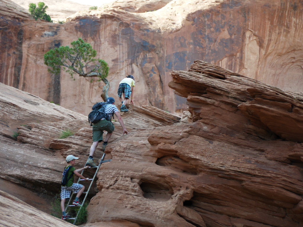 Bow Tie arch - Corona arch, Moab